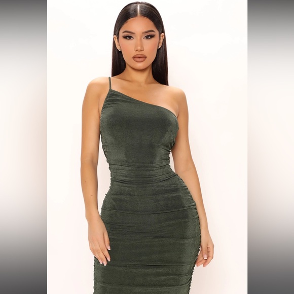 Hunter Green One Shoulder Ruched Midi Dress - Picture 2 of 9